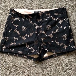 Women’s Express Mid Rise Floral Lace Shorts